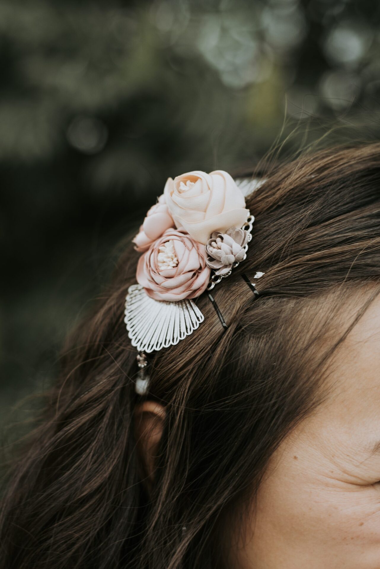 Bandeau cheveux fille liane fleurs roses cérémonie mariage - Fil de Légende