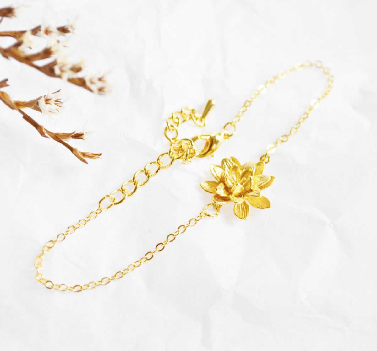 Bracelet fleur de lotus doré