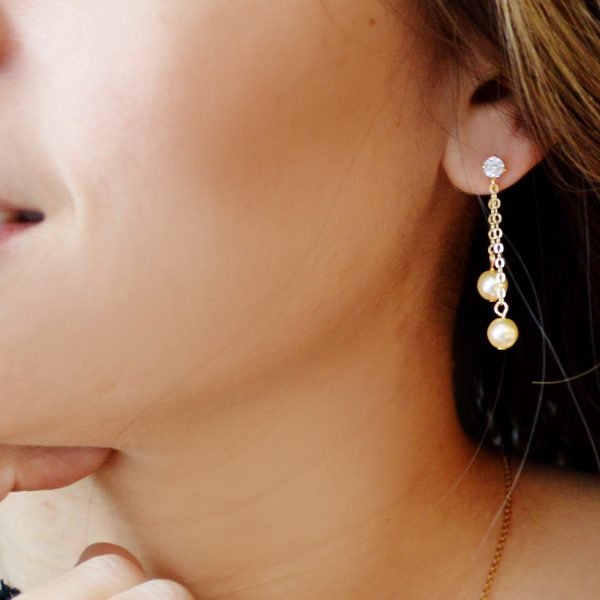 Boucles d'oreilles pendantes à perles nacrées - 2 chaînes