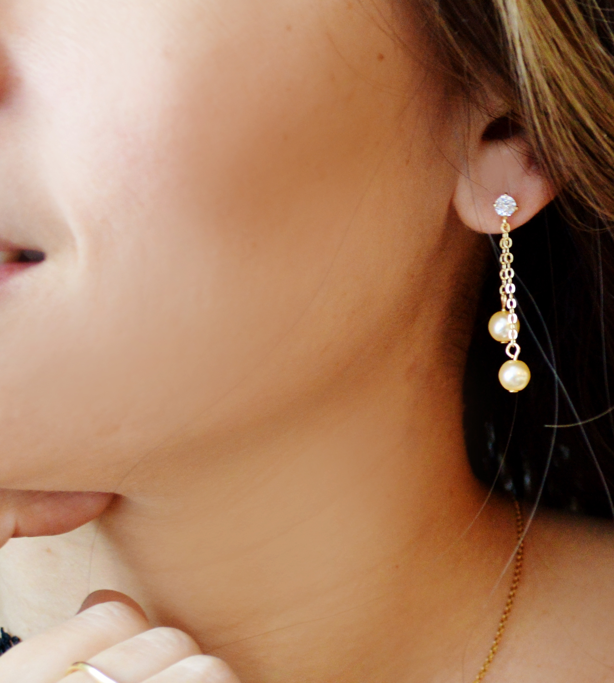 Boucles d'oreilles pendantes à perles nacrées - 2 chaînes