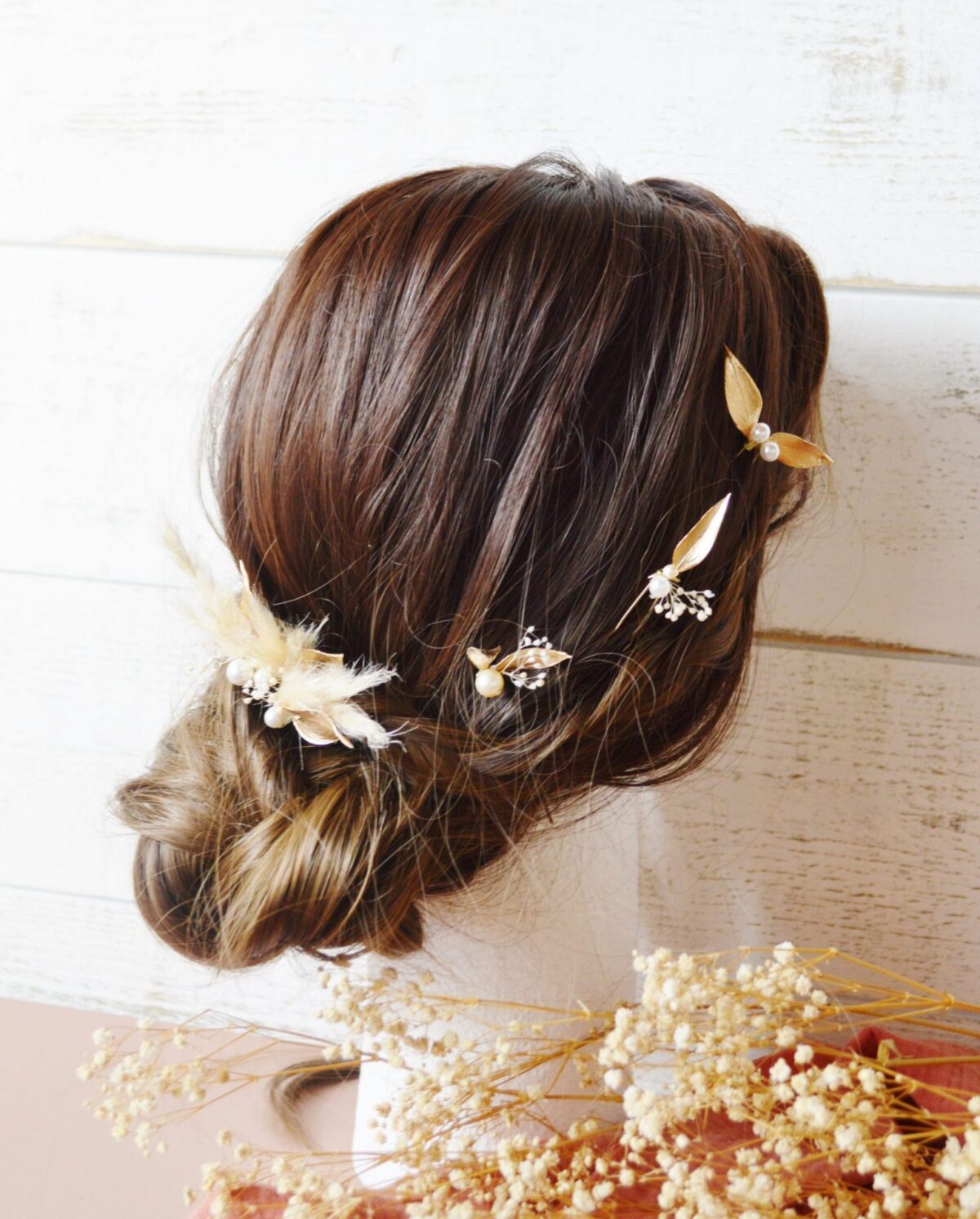 6 epingles a chignon pampas feuilles dorees stabilisees et perles accessoire de cheveux mariage boho chic gipsy