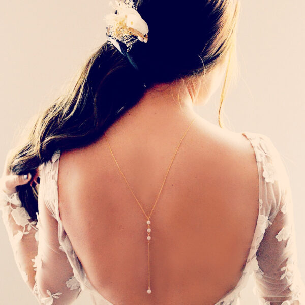 Collier de dos mariage à 3 stras