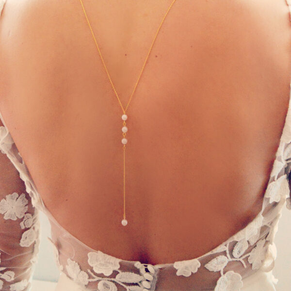 bijou de dos mariage perles