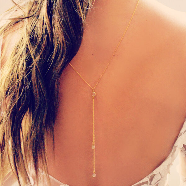 Collier de dos cristal à l'or fin - bijou de dos mariage chic et minimaliste