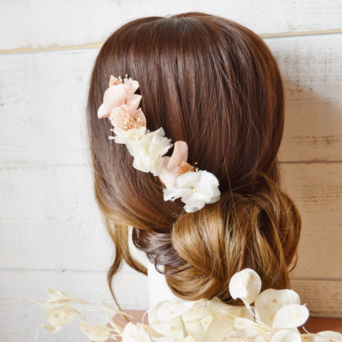 5 épingles à cheveux fleurs ivoire et rose ornées de feuilles or rose