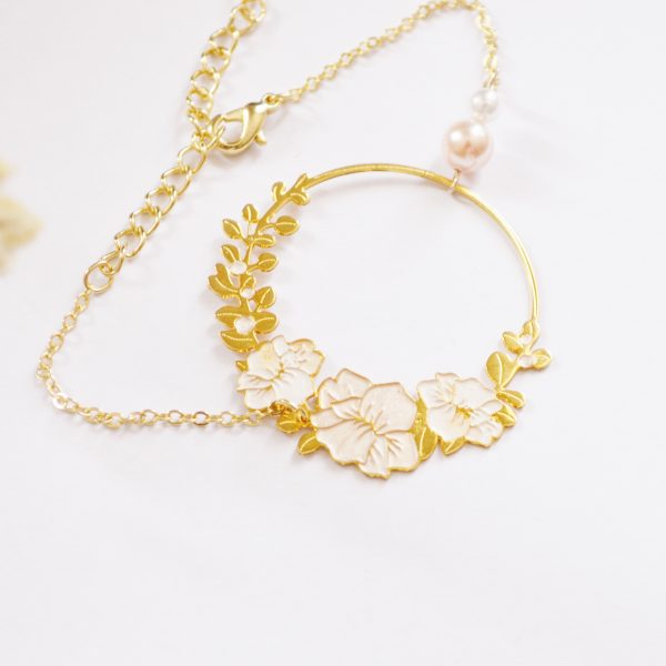 Bracelet couronnes de roses et d'eucalyptus doré