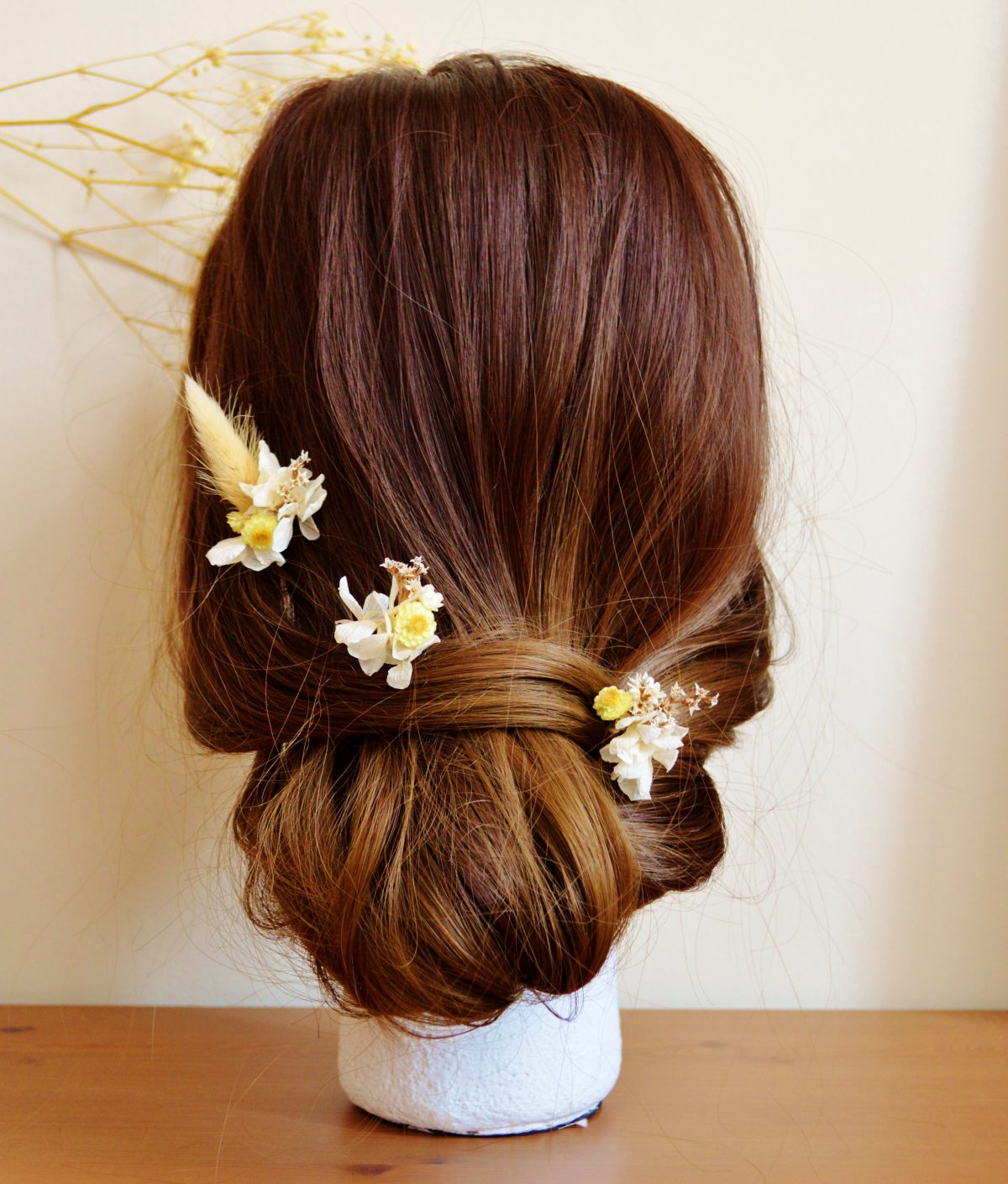 fleurs séchées aux tons jaunes et ivoire - accessoire de cheveux mariage champêtre