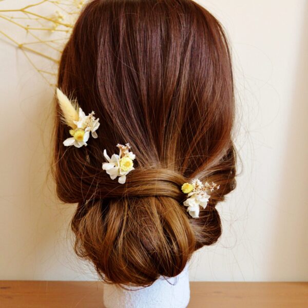 fleurs séchées aux tons jaunes et ivoire - accessoire de cheveux mariage champêtre
