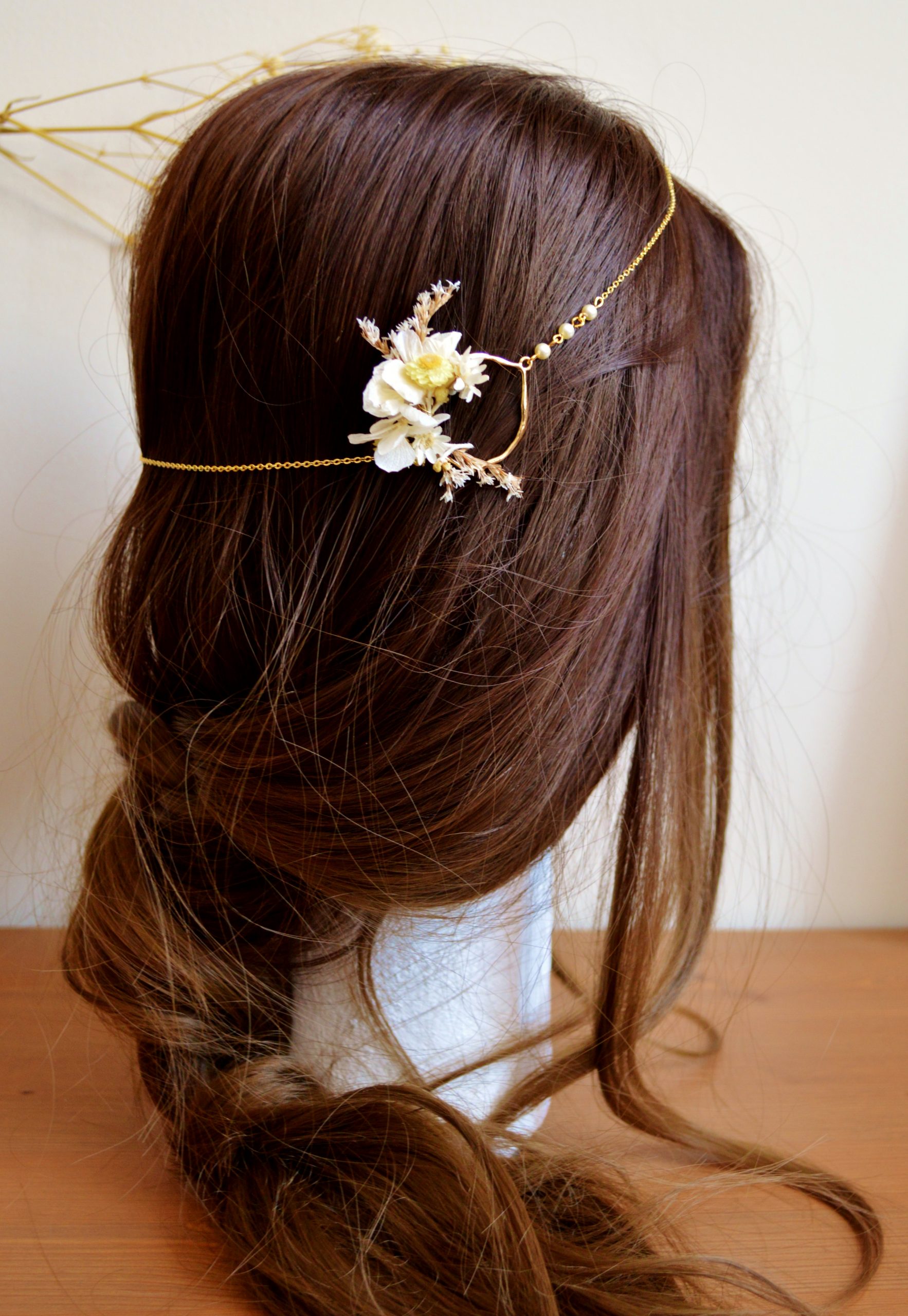 Bandeau pour cheveux souple beige avec fleurs – Bizou