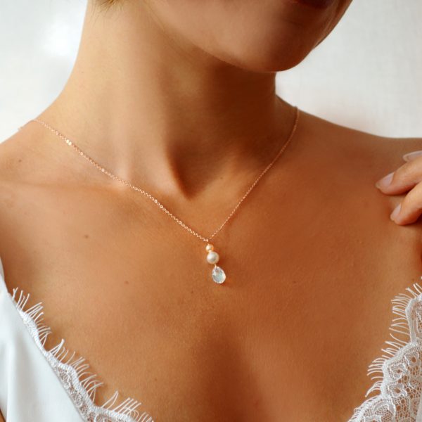 Collier de dos or rose double chaînes à perles et pendentif cristal Swarovski - bijou de dos mariée