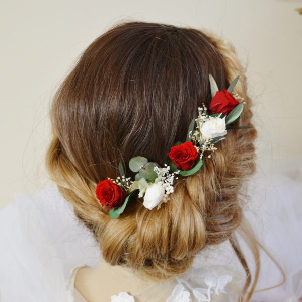 5 pics à chignon roses fraiches stabilisées rouge et blanc - coiffure mariée roses rouges et blanches