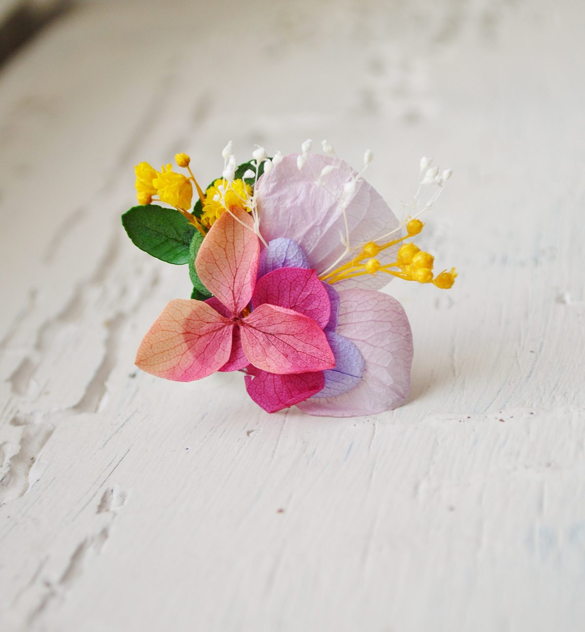 Bague à fleurs naturelles colorées fuchsia, mauve, orange et vert - bijoux mariage collection acidulée