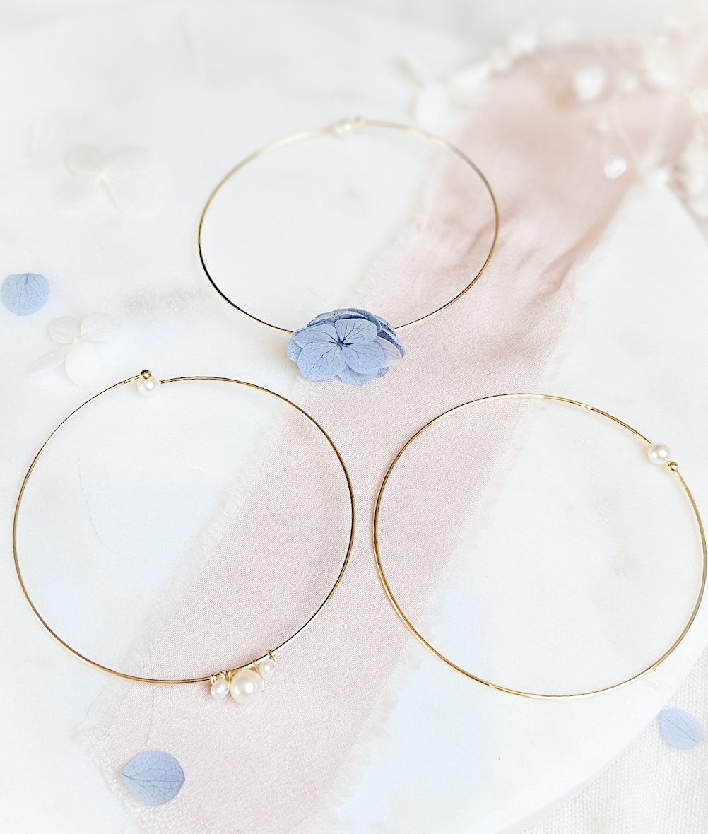 1000042084.jpg Trio bracelets joncs à fleurs naturelles stabilisées bleu pâle et perles d'eau douce - divers coloris – Image 4