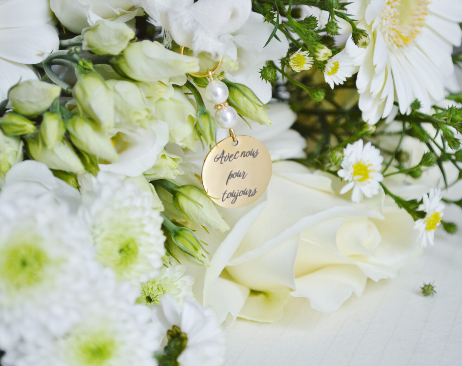 DSC_0687 Médaillon hommage de bouquet de mariage personnalisable gravé photo – médaillon souvenir mariage - accessoire bouquet de fleur sur mesure – Image 10