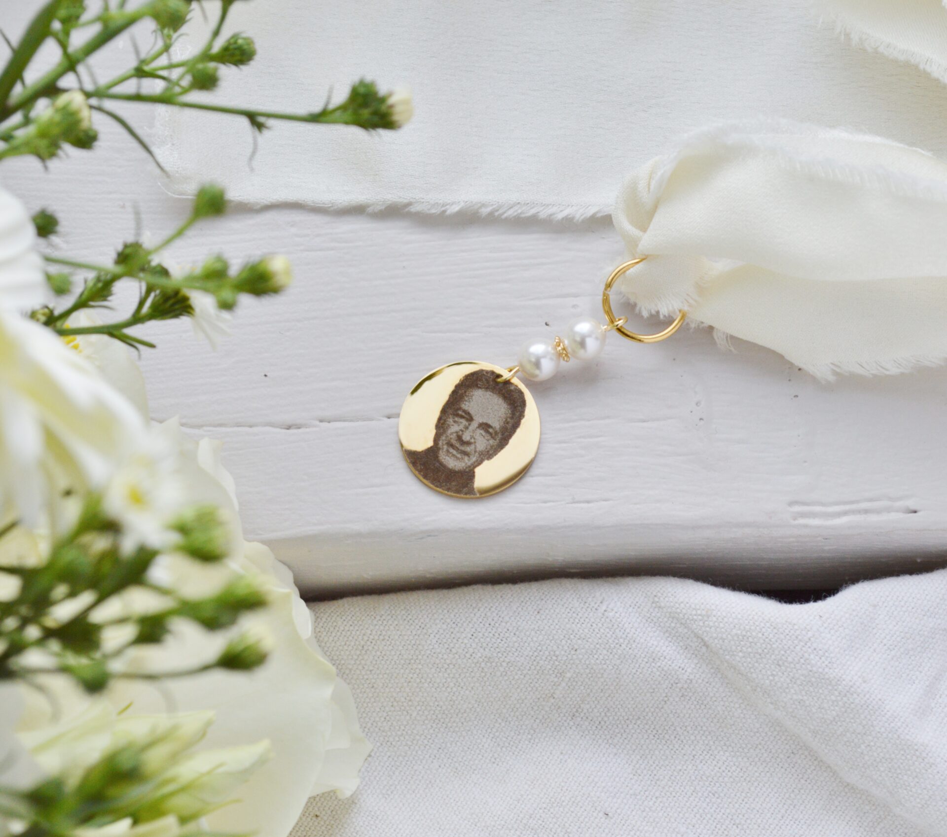 DSC_0692 Médaillon hommage de bouquet de mariage personnalisable gravé photo – médaillon souvenir mariage - accessoire bouquet de fleur sur mesure – Image 8