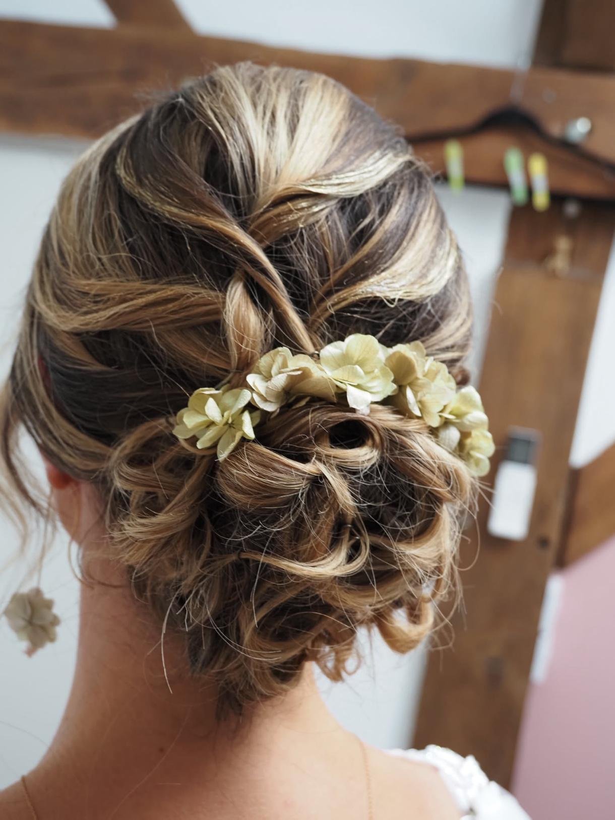 1000063715.jpg 3 épingles à cheveux petites fleurs d\'hortensias vert sauge - divers coloris – Image 4