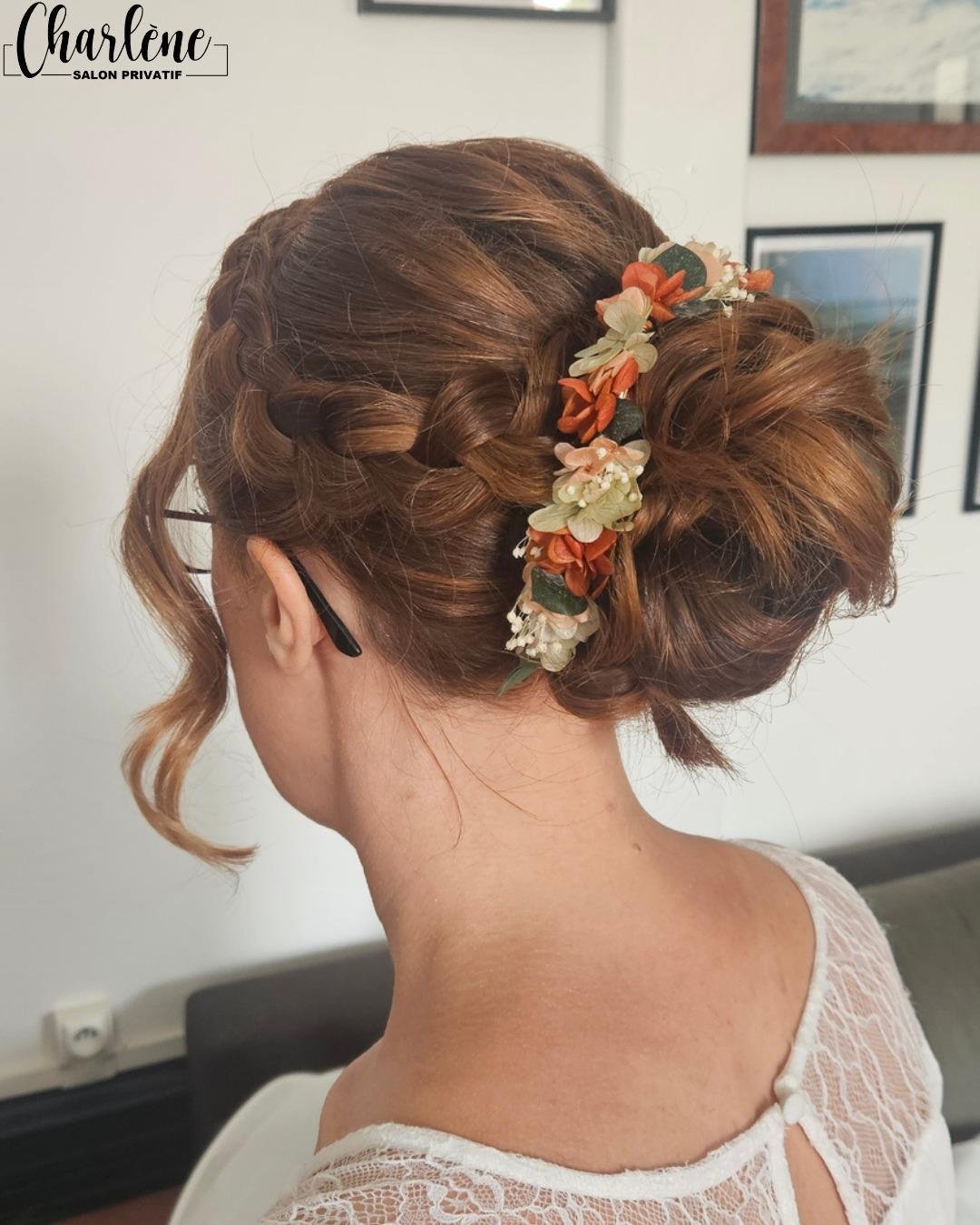1000068137.jpg Demi couronne fleurs éternelles terracotta, vert sauge et feuilles d'olivier - bijoux mariage collection bijoux de cheveux fleurs mariage – Image 6