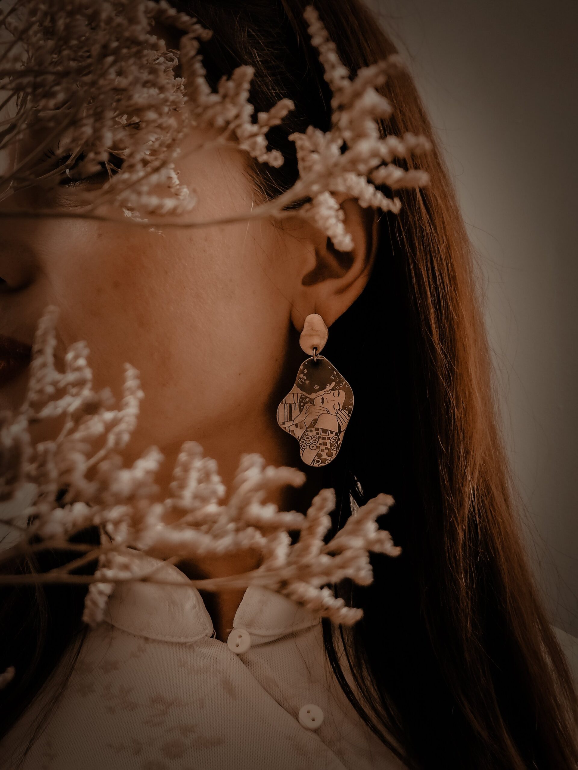 1000069796.jpg Boucles d’oreilles organiques dorées, inspirées par l'univers de Gustav Klimt - Le baiser – Image 7