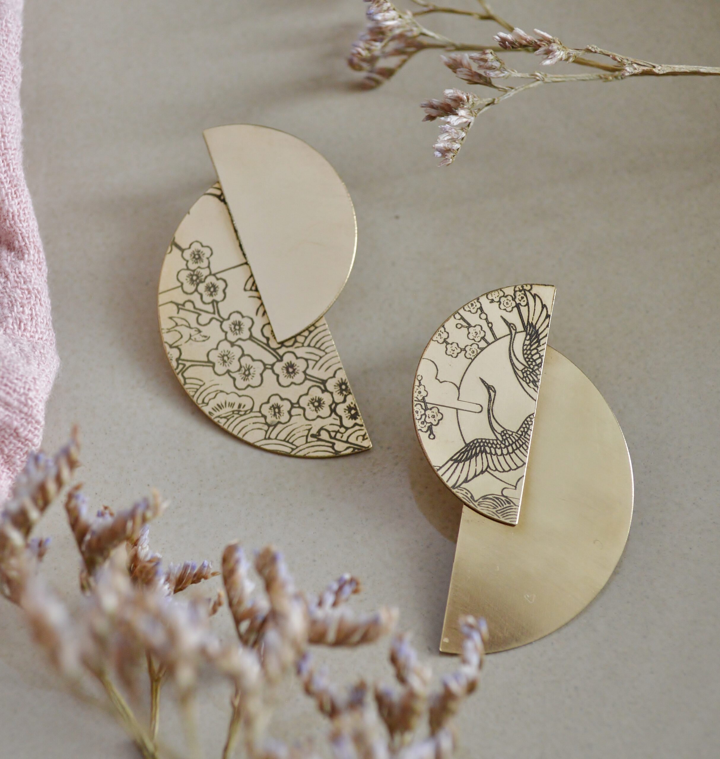 DSC_0987 Boucles d'oreilles japonisantes géométriques demi Lune - l'Envol – Image 1
