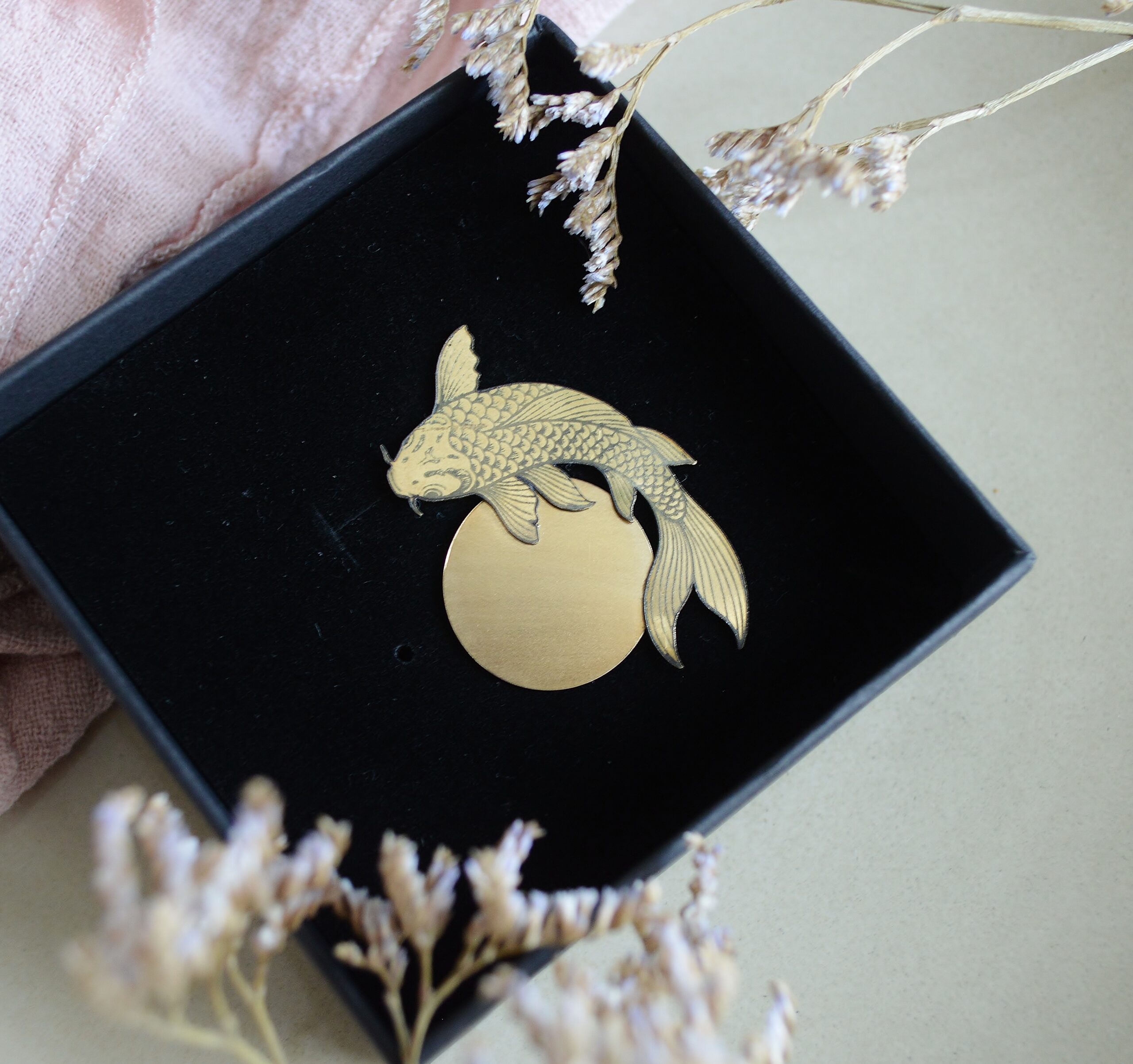 DSC_1119 Broche esprit asiatique à carpes japonaises - Danse des koïs – Image 4
