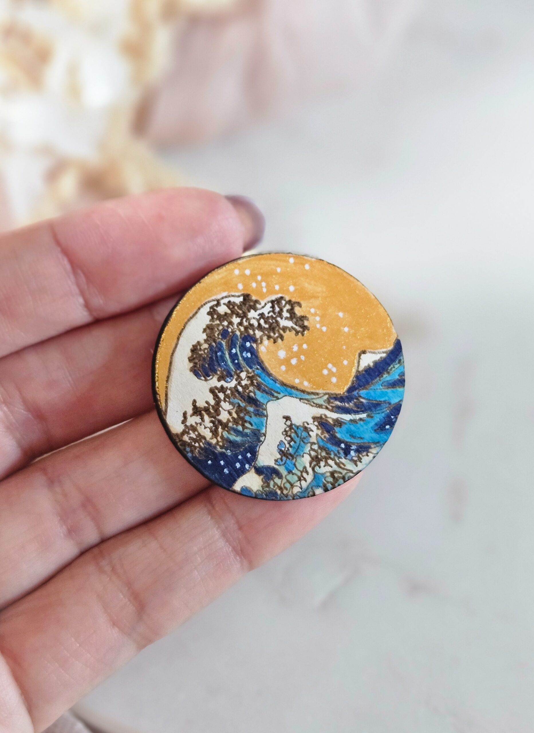 1000073127-1.jpg Coffret DIY — Broche La Vague de Hokusai en bois à peindre – Image 8