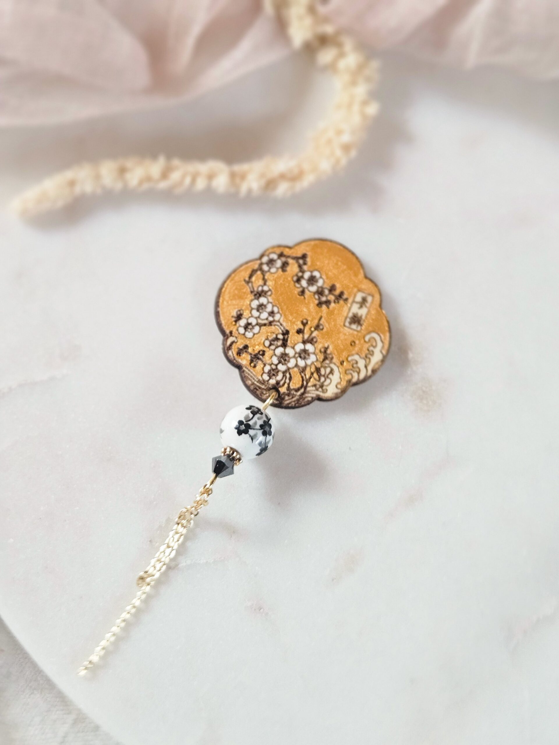 1000073231-1.jpg Coffret DIY — Boucles d’oreilles cerisiers en bois à peindre - coloris or et blanc – Image 14