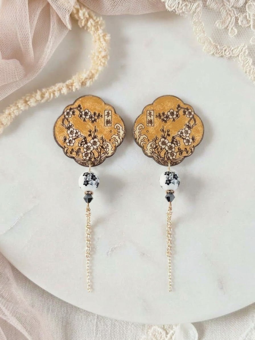 1000073270.jpg Coffret DIY — Boucles d’oreilles cerisiers en bois à peindre - coloris or et blanc – Image 20