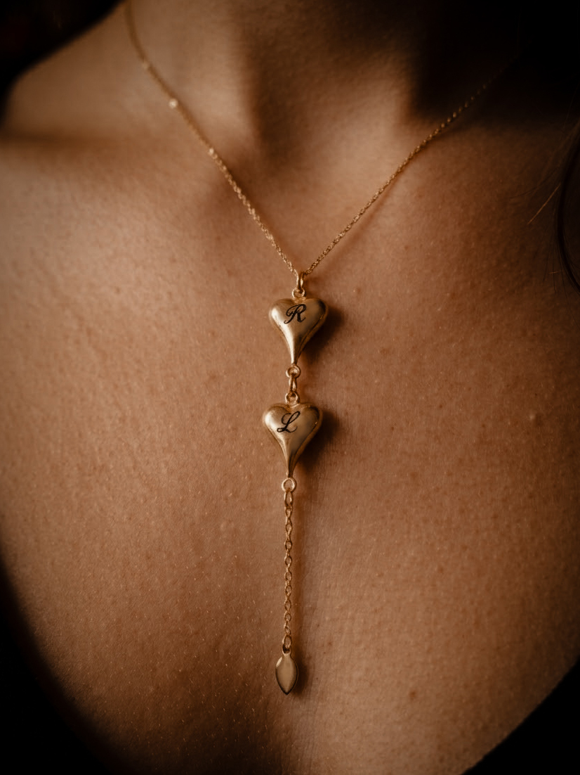 1791813292465 Collier doré cœurs initiales personnalisées acier inoxydables – bijoux gravés sur mesure - cadeau personnalisé femme Noël – Image 1
