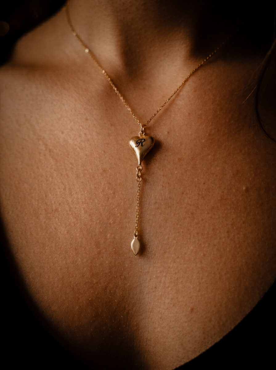 1791813369489 Collier doré cœurs initiales personnalisées acier inoxydables – bijoux gravés sur mesure - cadeau personnalisé femme Noël – Image 3