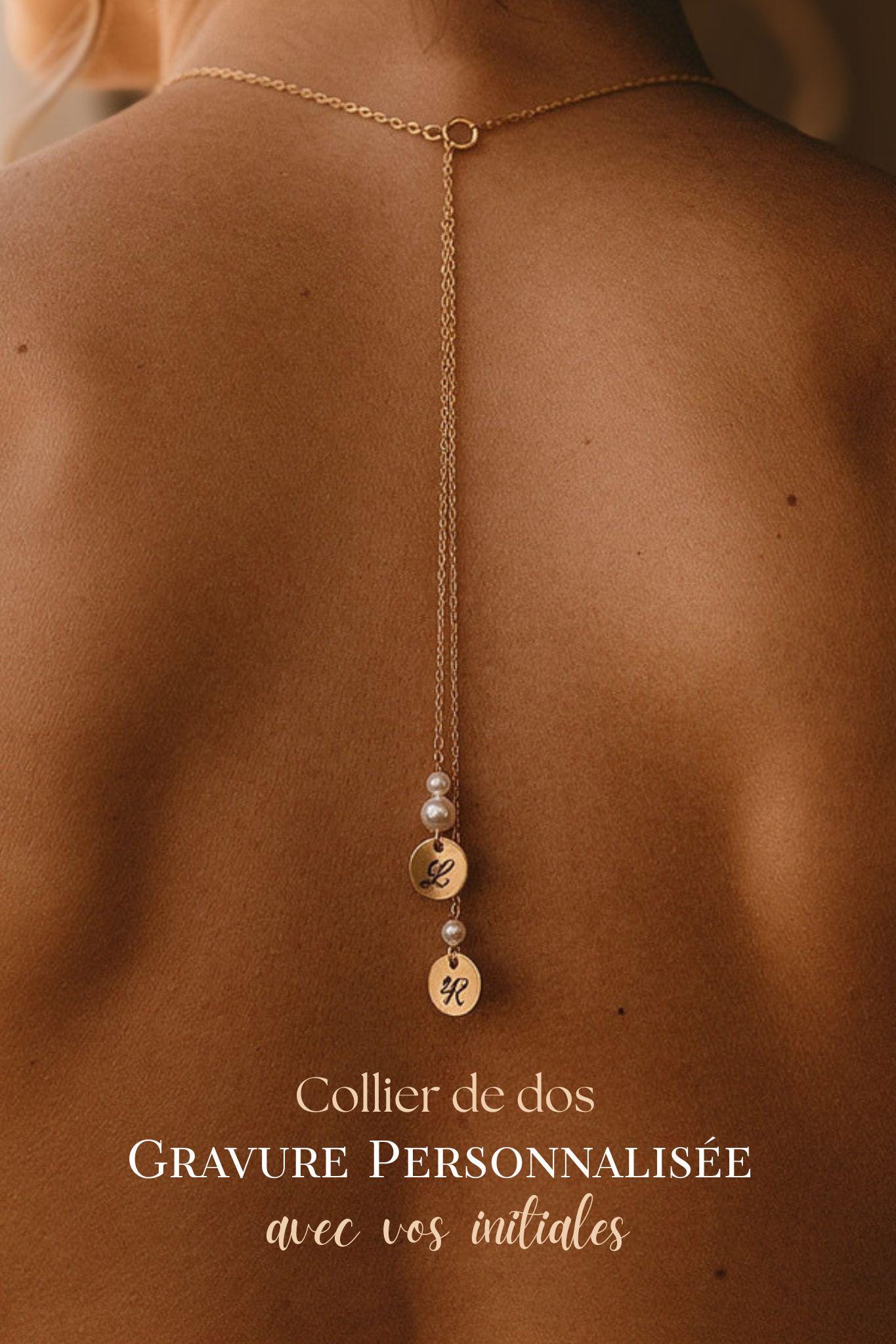 Collier de dos mariage personnalisé Initiales gravées et perles nacrées Swarovski – bijou de dos sur mesure Collier de dos mariage personnalisé Initiales gravées et perles nacrées Swarovski – bijou de dos sur mesure